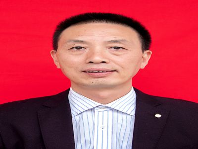 冉澤明：遠恒佳學校小學部副校長，高級教師，全國優(yōu)秀教師、全國新教育榜樣教師、重慶市骨干教師，榮獲重慶市美術優(yōu)質課一等獎